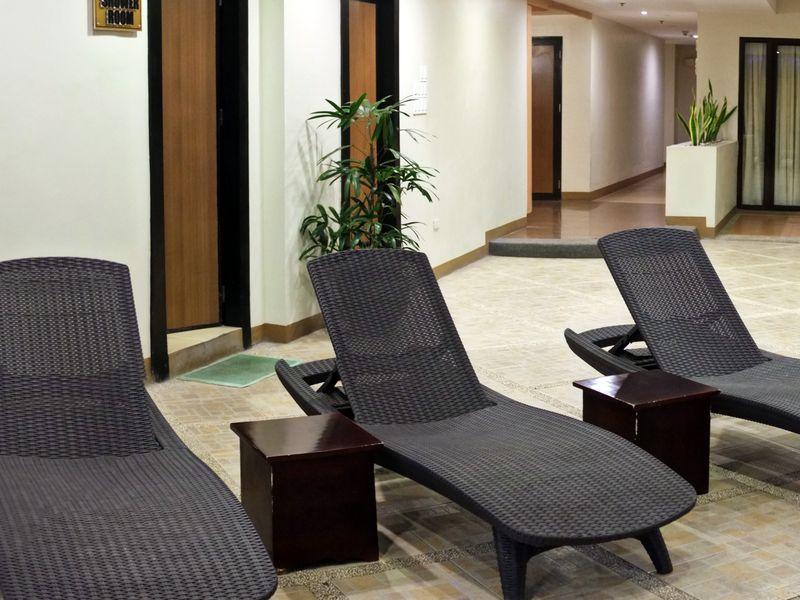 The Pinnacle Hotel And Suites Davao City Екстериор снимка