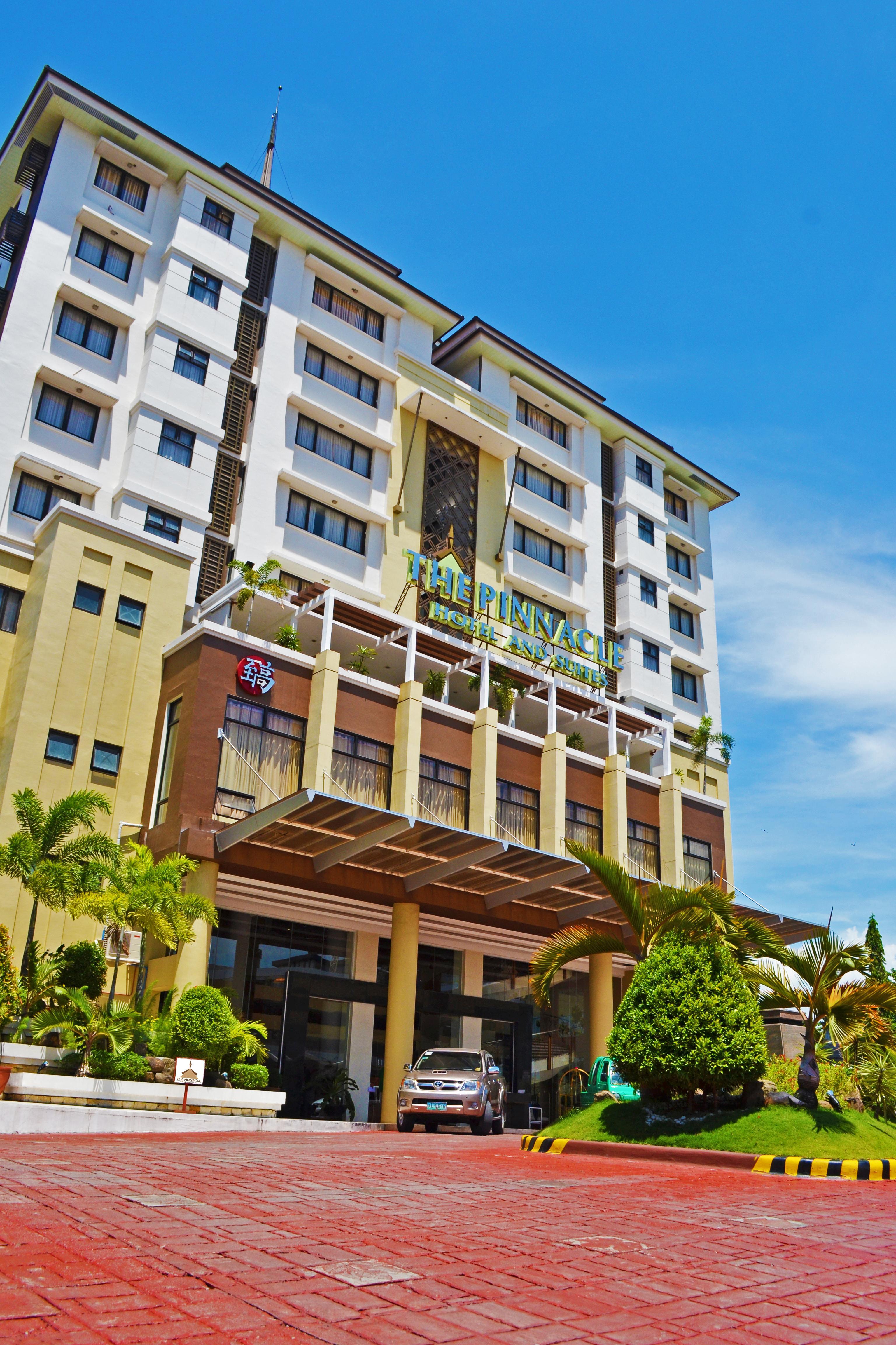 The Pinnacle Hotel And Suites Davao City Екстериор снимка