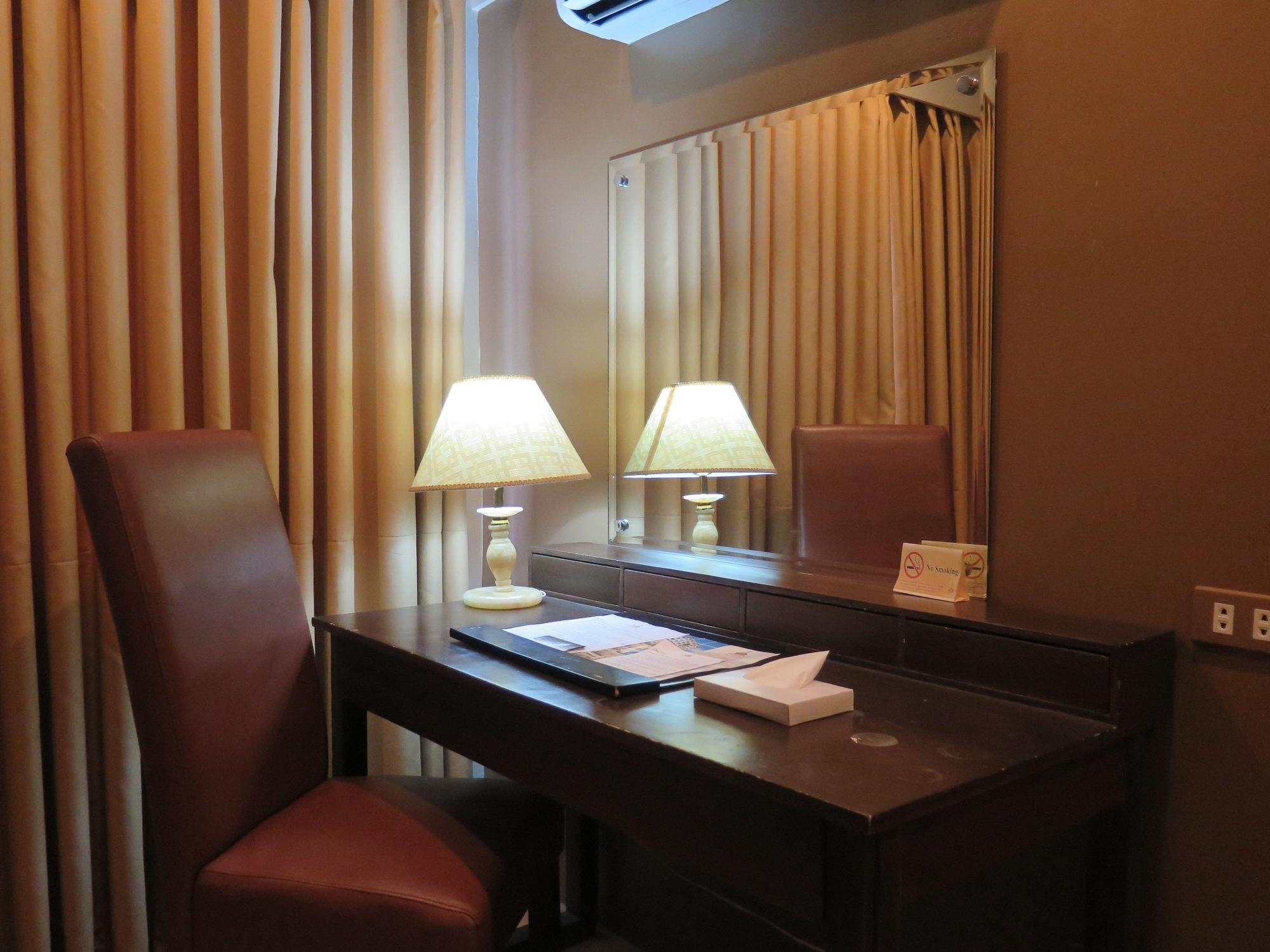 The Pinnacle Hotel And Suites Davao City Екстериор снимка