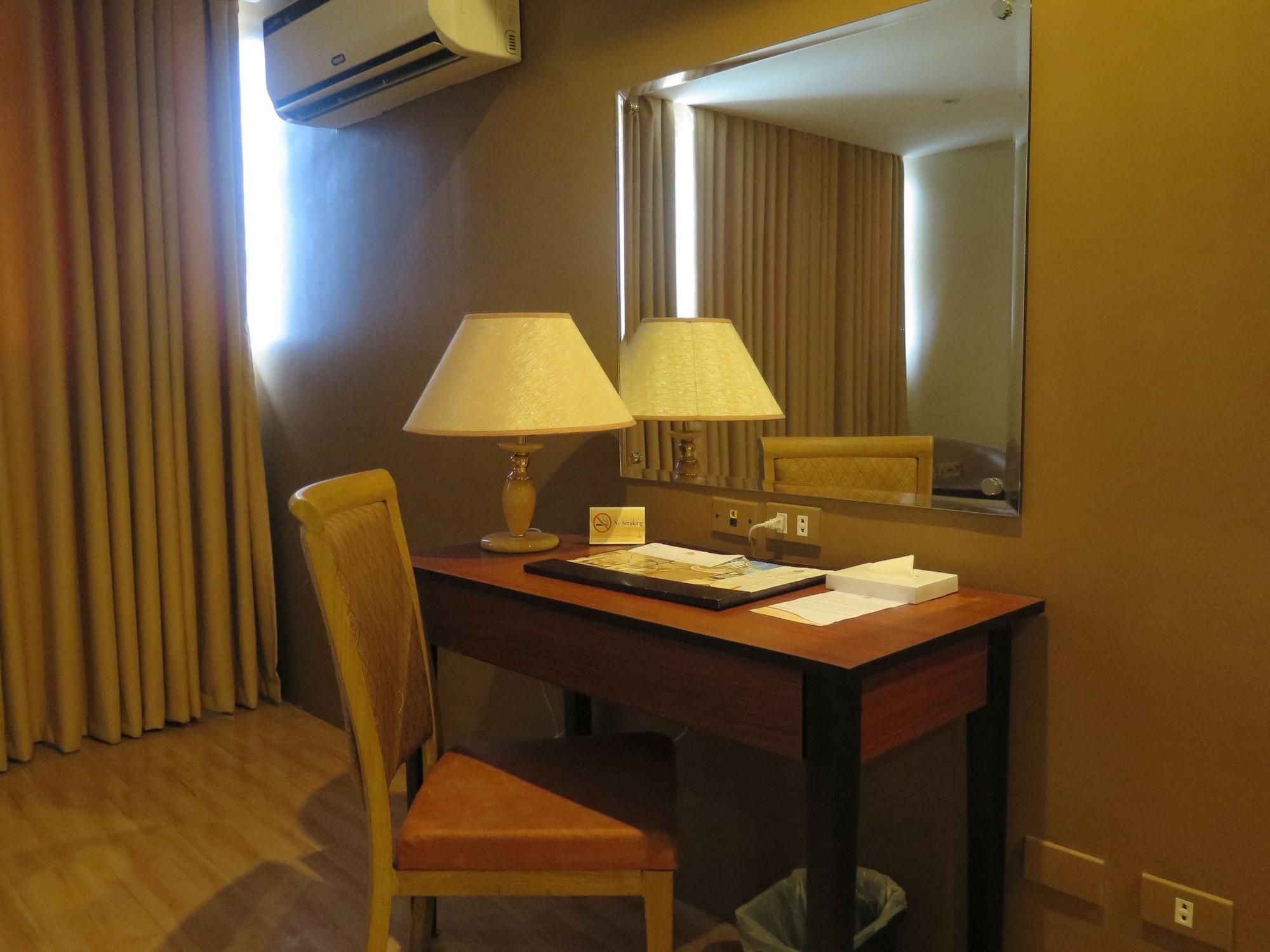 The Pinnacle Hotel And Suites Davao City Екстериор снимка