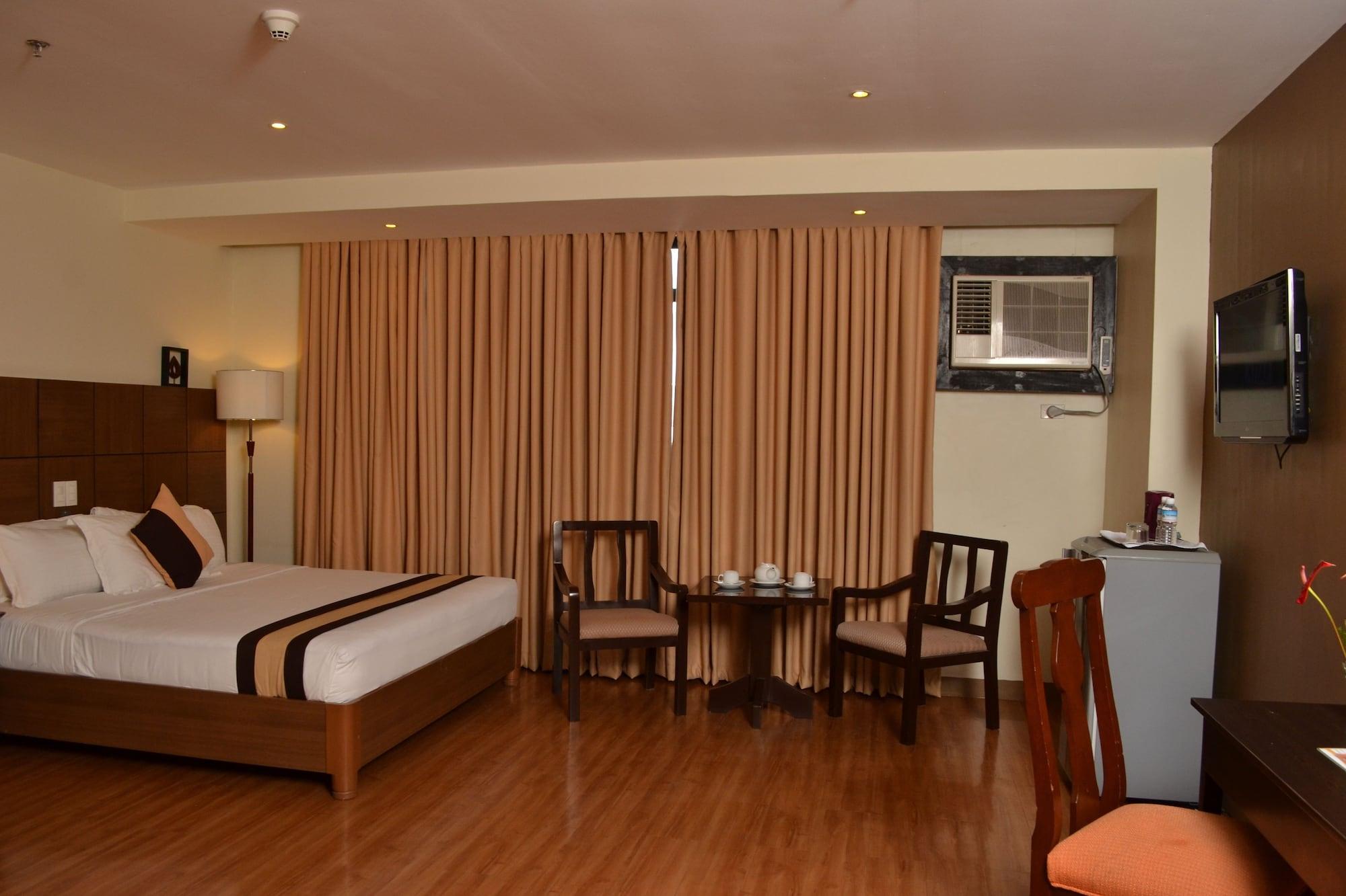 The Pinnacle Hotel And Suites Davao City Екстериор снимка