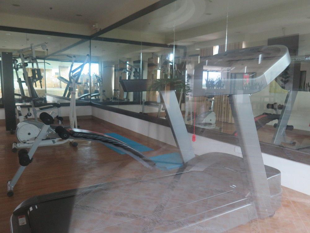 The Pinnacle Hotel And Suites Davao City Екстериор снимка