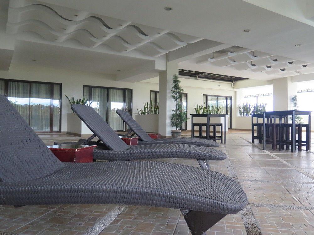 The Pinnacle Hotel And Suites Davao City Екстериор снимка