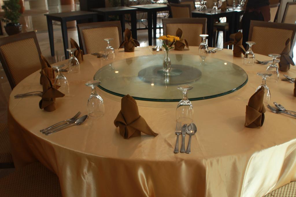 The Pinnacle Hotel And Suites Davao City Екстериор снимка