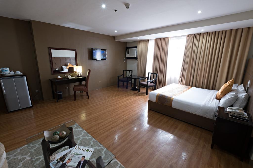 The Pinnacle Hotel And Suites Davao City Екстериор снимка