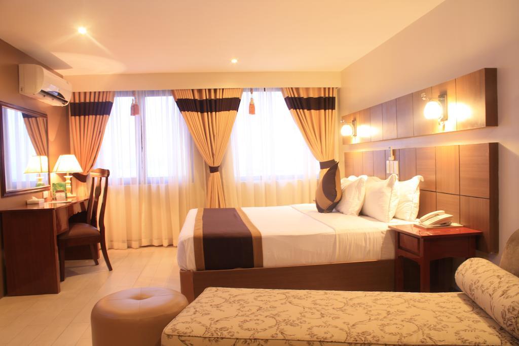 The Pinnacle Hotel And Suites Davao City Екстериор снимка