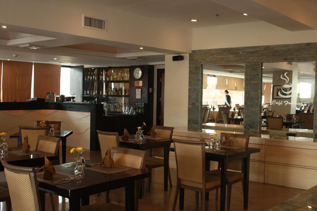 The Pinnacle Hotel And Suites Davao City Екстериор снимка